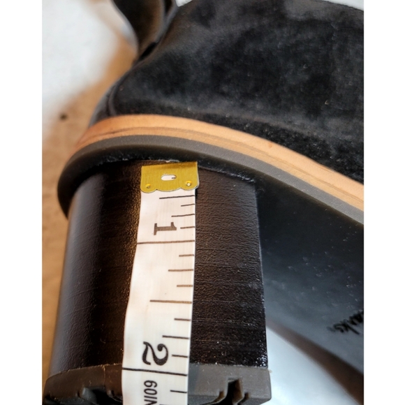 CLARKS Ankle Boots Womens 7.5M Black Leather Suede Lace-Up Contrast Trim Goth - Picture 11 of 11